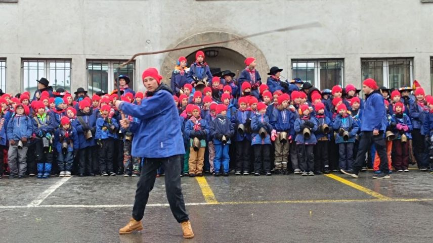 Üna bellezza a verer co cha las mattas ed ils mats schloppan la giaischla (fotografia: Fadrina Hofmann).