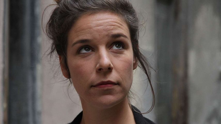 Sara Hermann piglia part cun Mummenschanz in november e december ad üna turnea in China. Scha que es pussibel (fotografia: Martin Cantieni).