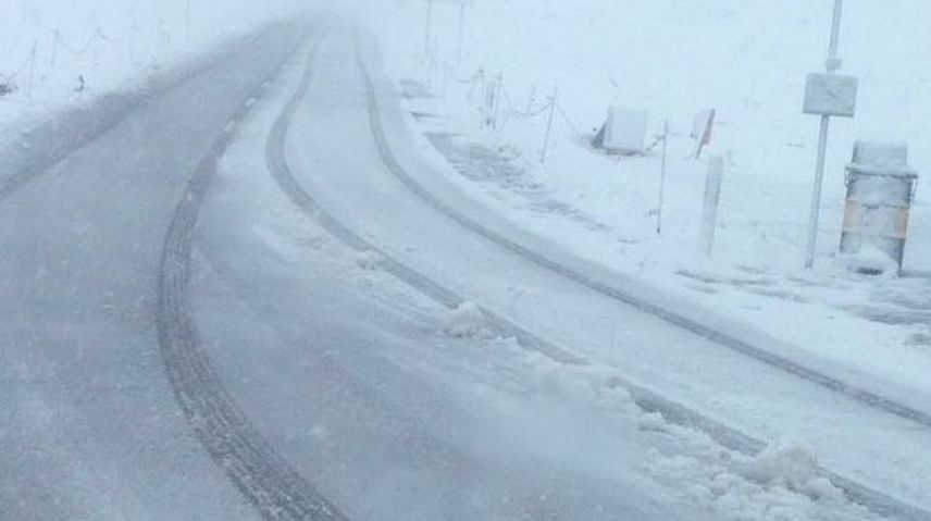 Der Albulapass ist schneebedeckt (Foto: La Diagonela). 