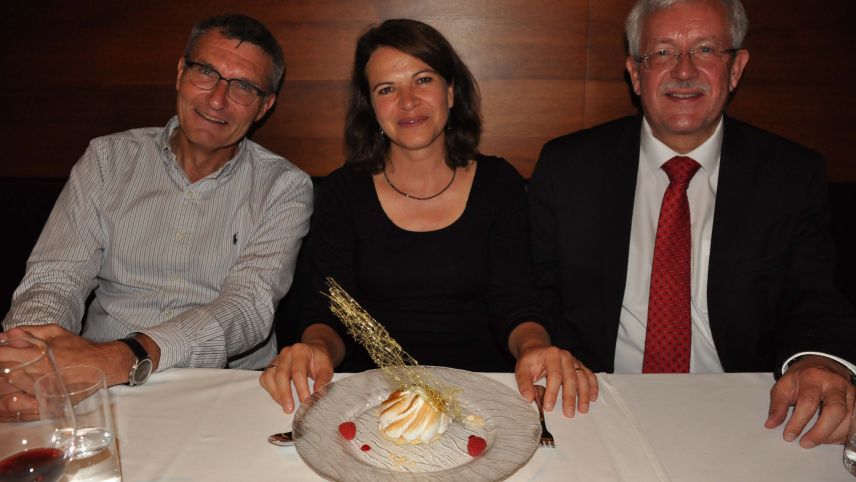 Martin Dahinden, Cordula Seger und Michael Pfäffli an der Table d'hôte des Hotels Laudinella