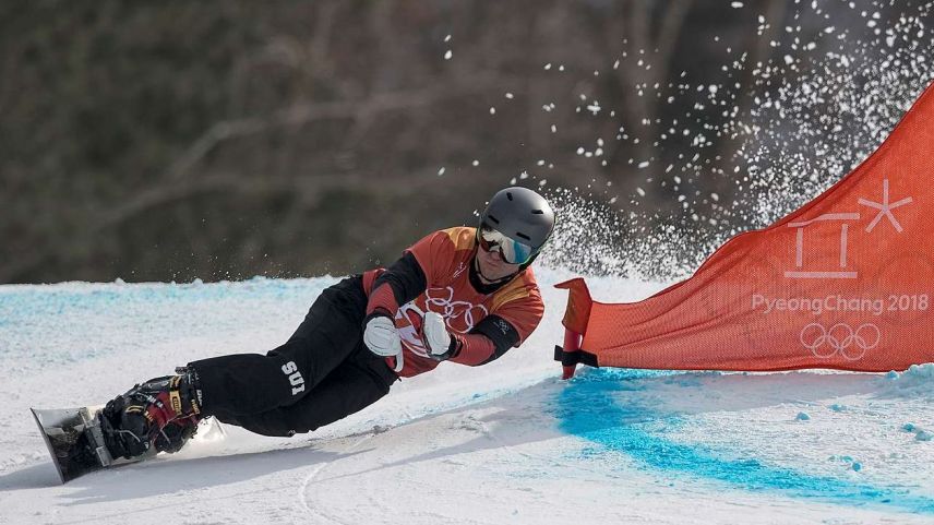 Der Olympiasieger Nevin Galmarini freut sich auf die neue Snowboard-Weltcup-Saison (Foto:  Keystone/Anke Waelischmiller).