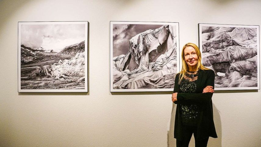 Die Fotografin Dawna Mueller  will mit ihren «Melting Ice»-Bildern aufrütteln, aber ganz bewusst auch auf die Schönheit und die Zerbrechlichkeit von Eislandschaften hinweisen. Foto: Jon Duschletta