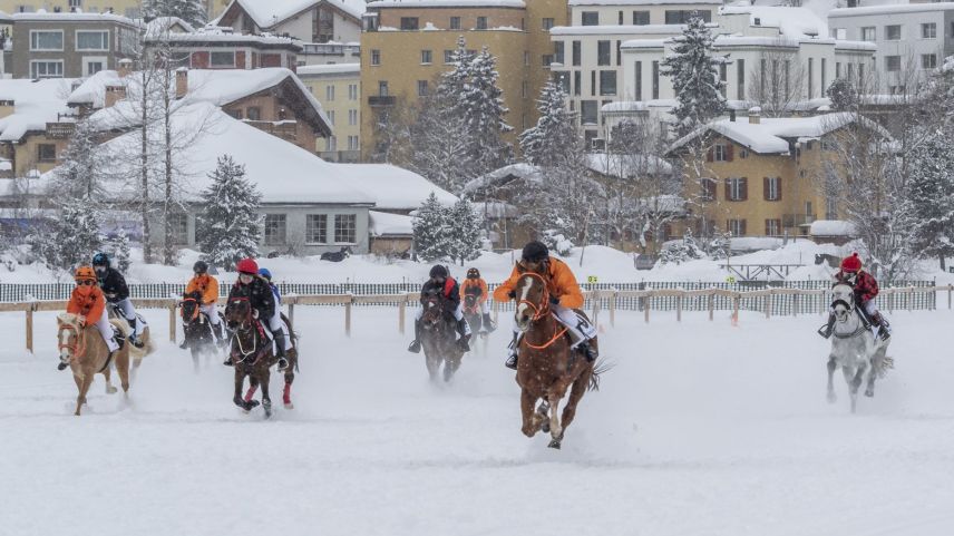 Pony-Galopprennen am White Turf.  Foto: Daniel Zaugg