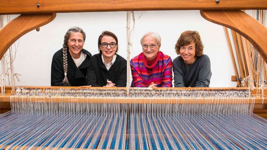 Sonja Cazin (da schnestra), Maya Repele, Barbara Wälchli e Manuela Steiner s’ingaschan per la Tessanda Val Müstair (fotografia: mad).