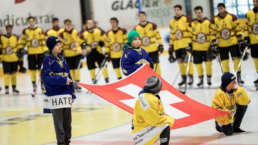Am 30. und 31. März kürt Swiss Ice Hockey in der Eishalle Gurlaina die Schweizermeister der Kategorien Junioren Elite A und Novizen Elite (Foto: Dominik Täuber).