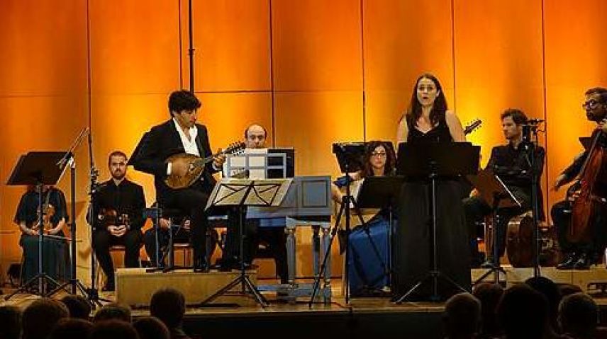 Der Mandolinenspieler Avi Avital und die Sängerin Nuria Rial konzertierten mit dem Kammerorchester Basel. 