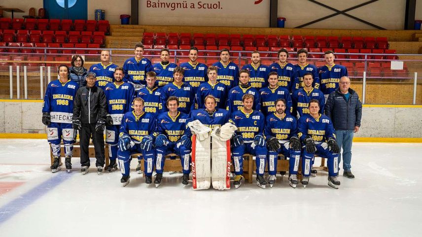 Die erste Mannschaft des Club da Hockey Engiadina. (Foto: Foto Taisch, Scuol)