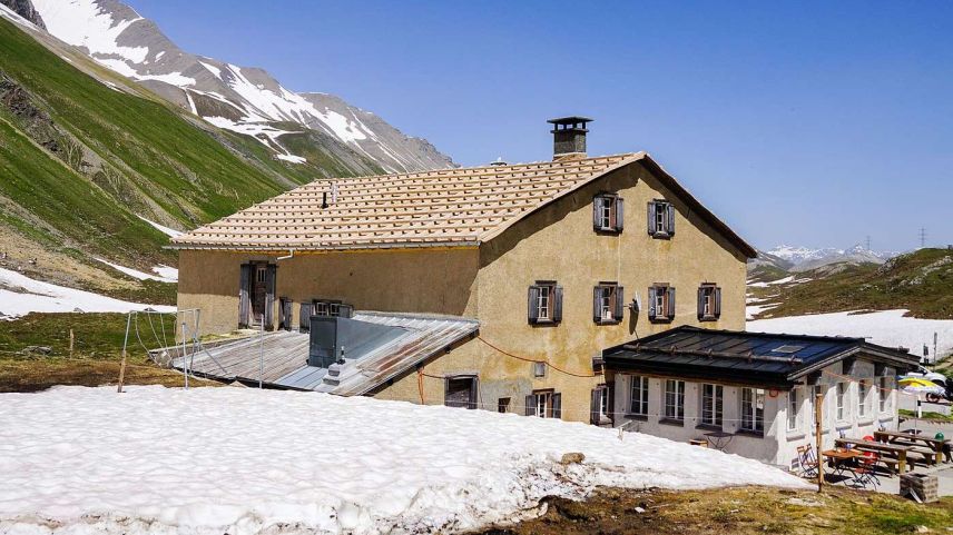 Das Gasthaus Albula Hospiz kann für knappe vier Millionen Franken saniert und an moderne Bedürfnisse angepasst werden. Foto: Jon Duschletta