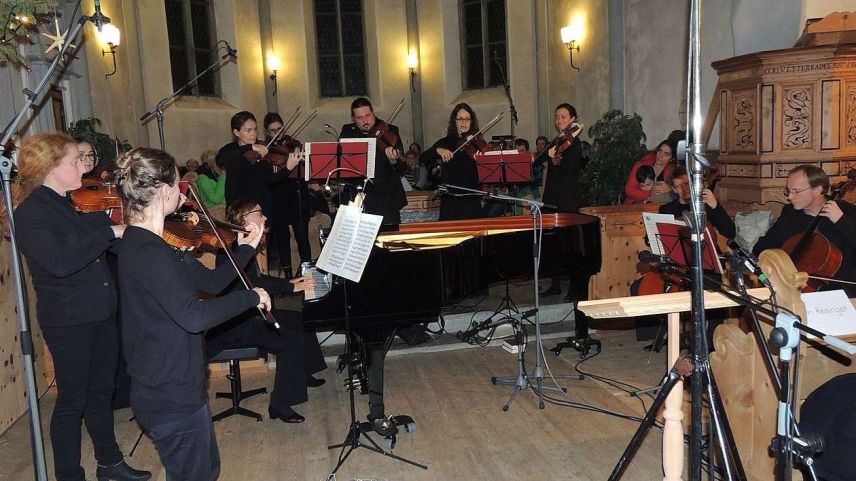 L’Orchester le phénix ha accumpagnà la solista Alena Cherny (fotografia: Benedict Stecher).