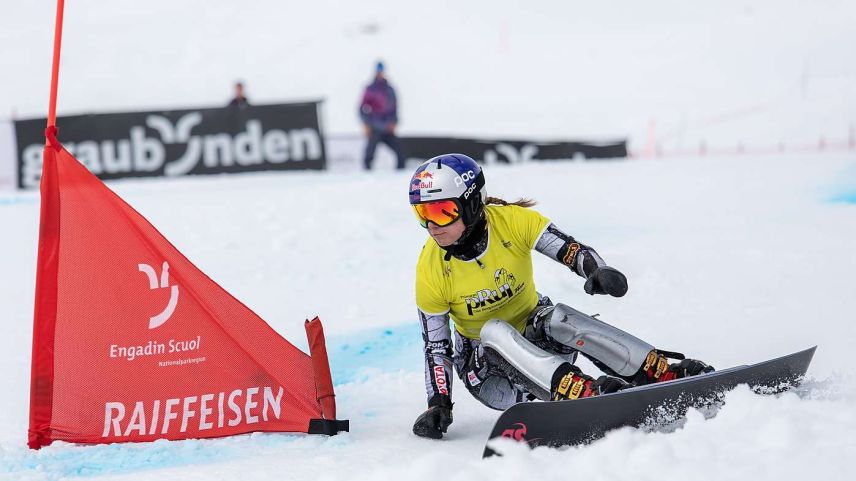 Die weltbesten Profis auf dem Snowboard kämpfen am 11. Januar im Parallel-Riesenslalom in Scuol um FIS-Weltcup-Punkte (Foto: Dominik Täuber).