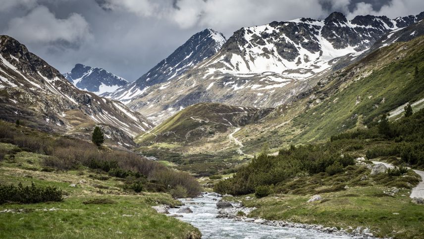 Das Val Bever begeistert mit seinem rauhen Landschaftsbild Wanderer und Radfahrer. Auch die internationale Umweltorganisation «European River Network» ist von der einzigartigen, alpinen Flusslandschaft überzeugt.