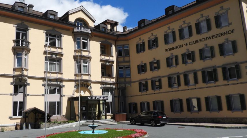 L’Hotel Schweizerhof a Vulpera restarà inavant üna gestiun d’hotel, quai sainza abitaziuns economisadas. (fotografia: Annatina Filli)