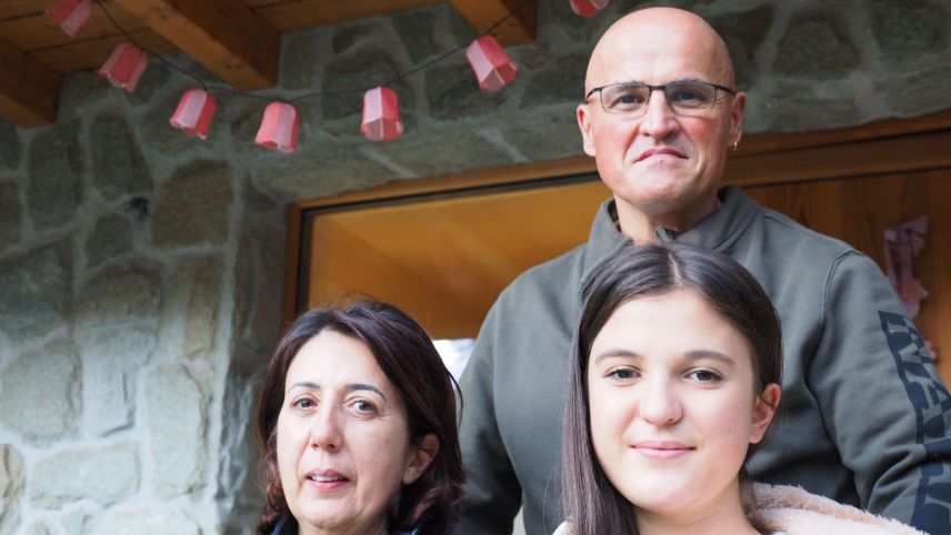 Sind froh über den Schweizer Pass: Ana und Paolo Corona-Cardoso und ihre Tochter Chiara.
