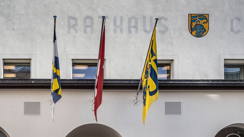 Wird der St. Moritzer Souverän die neue Verfassung annehmen? Am 29. November werden im Rathaus die Stimmen ausgezählt.	Foto: Daniel Zaugg