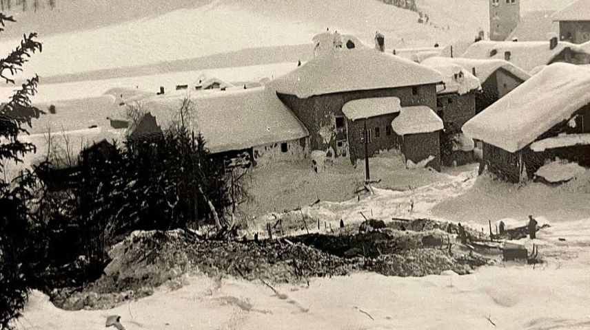La Villa Monod d’eira gnida desdrütta cumplettamaing da la lavina dals 20 schner 1951 (Archiv cumünal Zuoz).
