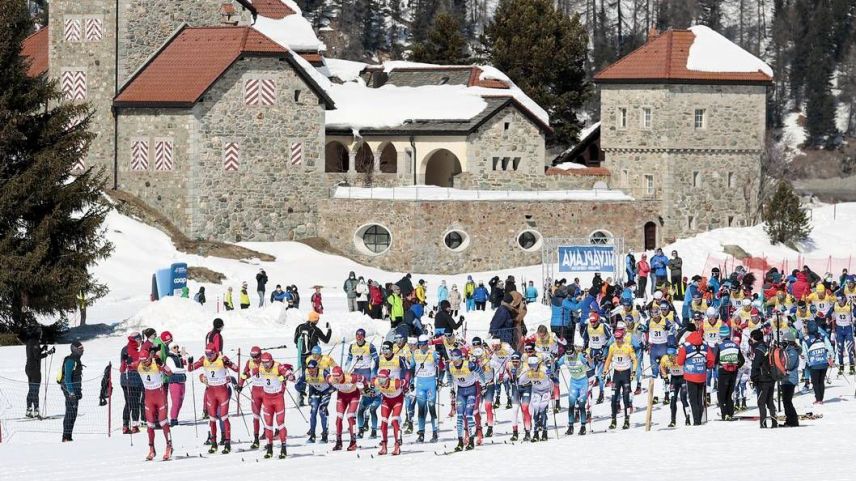 Start zum 15 Kilometer-Lauf der Männer in Silvaplana Foto: swiss-ski