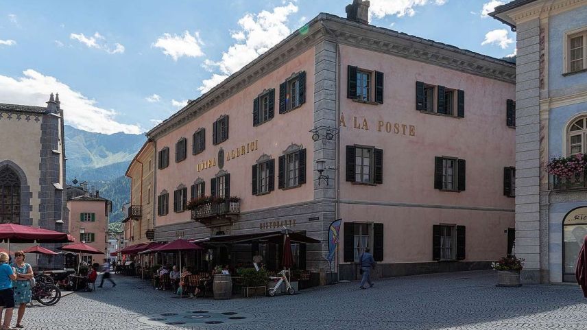 Das altehrwürdige Albrici wurde 1848 zum ersten Hotel von Poschiavo umgebaut. Foto: Noah Steiner