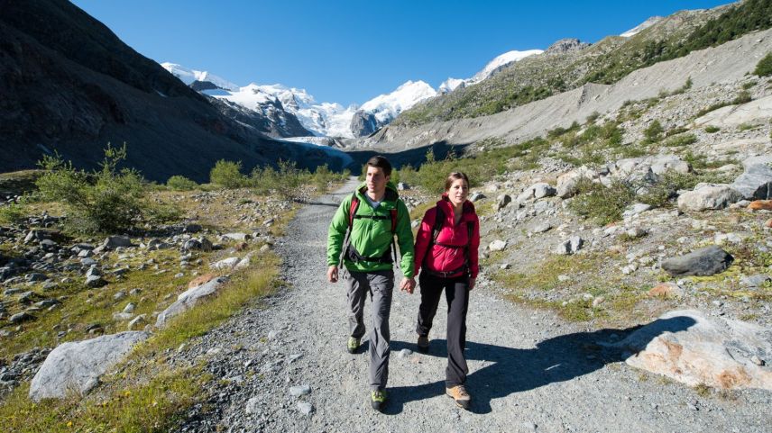 Auch in der Zwischensaison lässt sich im Oberengadin gut wandern, beispielsweise im Val Morteratsch.   Foto: Romano Salis/Pontresina Tourismus