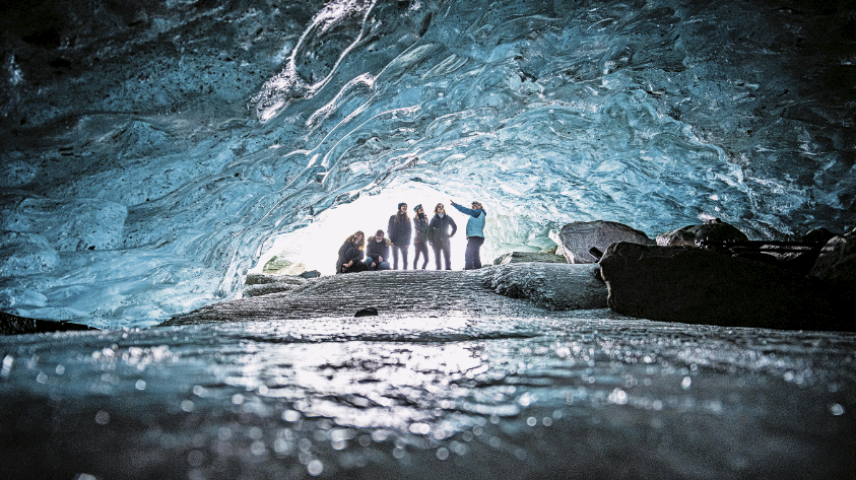 Im vergangenen Mai machten die Studierenden der HFT eine Exkursion zum Morteratschgletscher. So haben sie sich mit dem Thema Gletscherschmelze intensiv auseinandergesetzt. Foto: Mayk Wendt