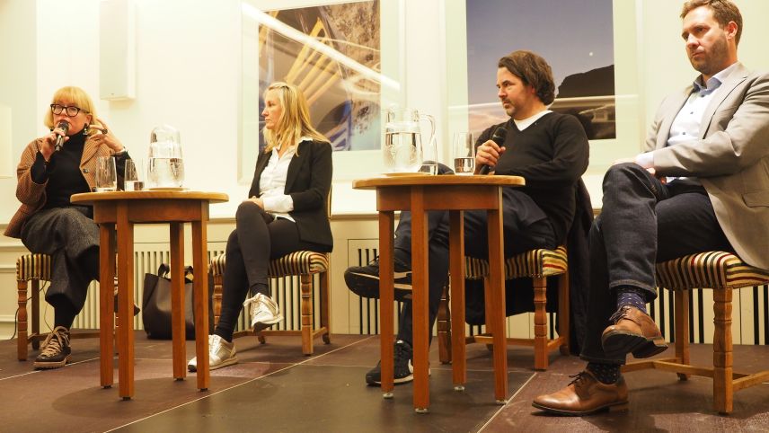 Die Podiumsteilnehmenden in Sils (von links): Cornelia Schwab, Anke Kempkes, Chasper Schmidlin und Adrian Ehrbar. 