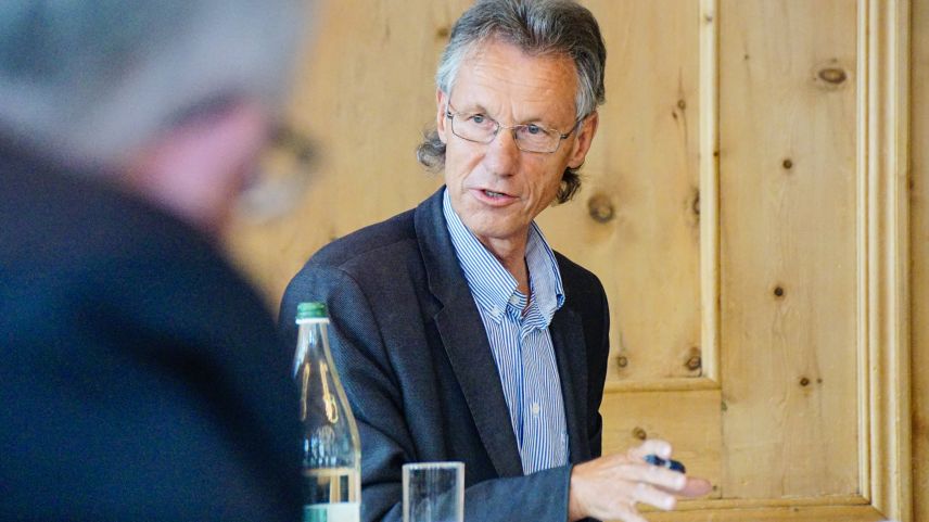 Der Celeriner Gemeindepräsident Christian Brantschen stellt sich für seine insgesamt sechste Legislatur zur Wahl. Er bleibt ohne Gegenkandidaten.
Foto: Jon Duschletta