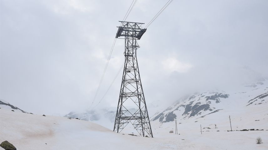 Der Mast auf dem das Unglück passierte.      Foto: Kantonspolizei Graubünden