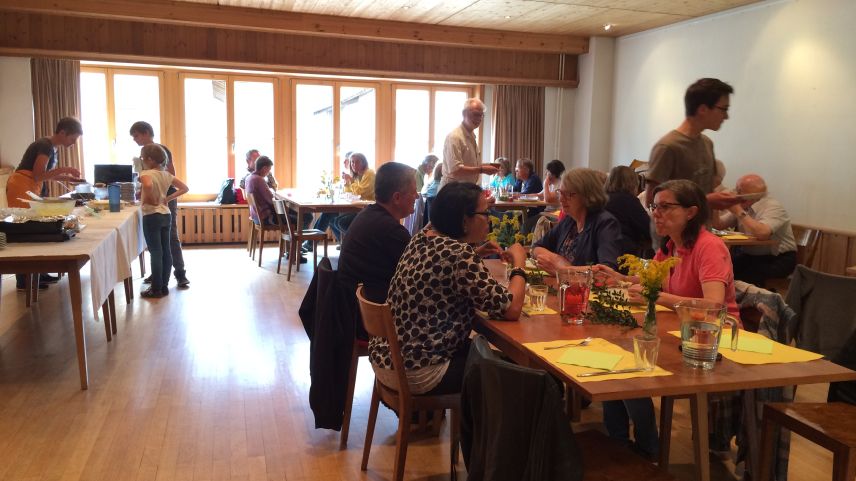 Am 12. November organisiert der Verein La Paluotta den nächsten Mittagstisch für Alt und Jung im Pfarrhaus in Scuol (Foto: z. Vfg).
