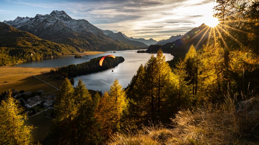 Mit diesem Bild mit Blick auf den Silserseee hat Jeannette Brantschen aus Bergün den EP/PL  -  Fotowettbewerb zum Thema «Herbst» gewonnen.					
Foto: Jaennette Brantschen