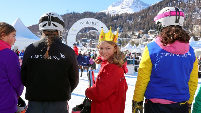 Coco Caratsch aus S-chanf gewinnt das Skikjöring und darf sich Prinzessin des Engadin nennen.
Foto: swiss-image/Andy Mettler