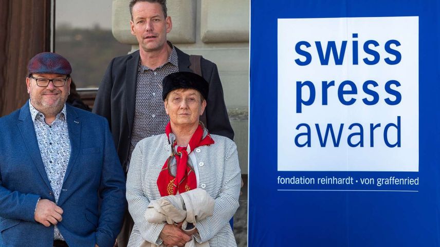 Nicolo Bass, Reto Stifel und Marie-Claire Jur waren bei der Preisverleihung des swiss press award in Bern mit dabei. Foto: Reto Stifel
