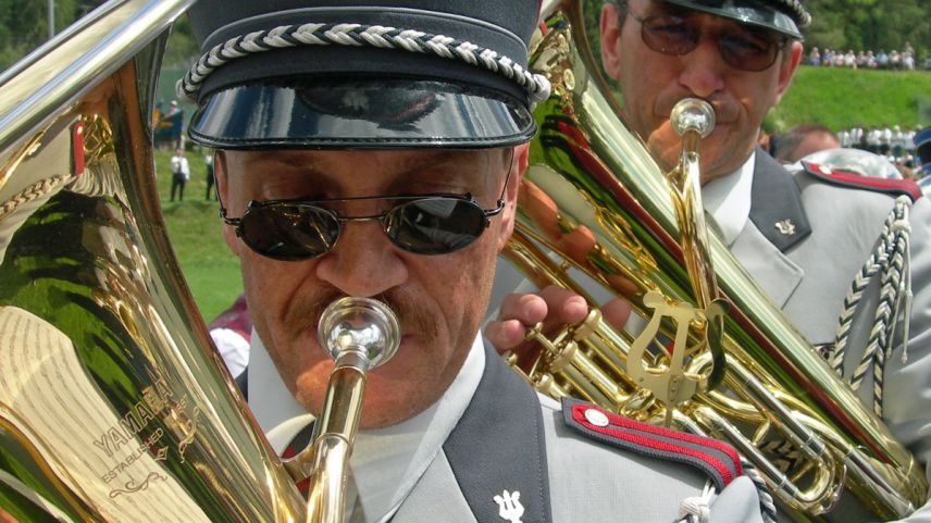Prümavaira es la stagiun da concerts. Las societats da musica da l’Engiadina e Val Müstair invidan dürant las prosmas eivnas a lur concerts annuals (fotografia archiv: Nicolo Bass).