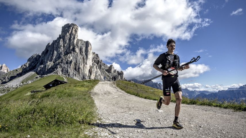 Gian Marchet Schicktanz in den Dolomiten alleine auf weiter Flur.  Foto: z.Vfg