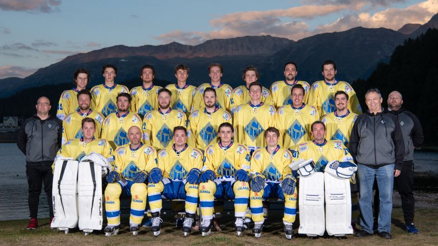 Die erste Mannschaft des EHC St.Moritz    Foto: Rutz Foto, Arnaud Delalande