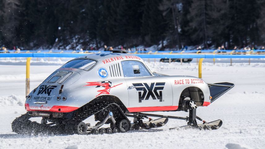 Ein Porsche auf Ski. 