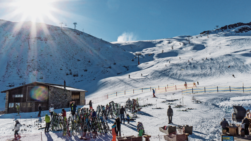 Die Seilbahnen in der Schweiz haben laut eigener Aussage eine «herausfordernde» Wintersaison abgeschlossen.   Foto: Reto Stifel