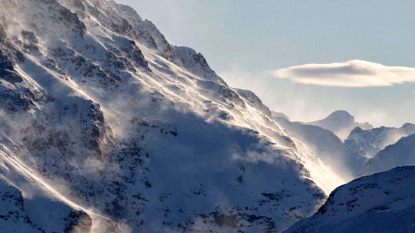 ll vent süls ots chargia las costas cun naiv frais-cha (fotografia: mad). 