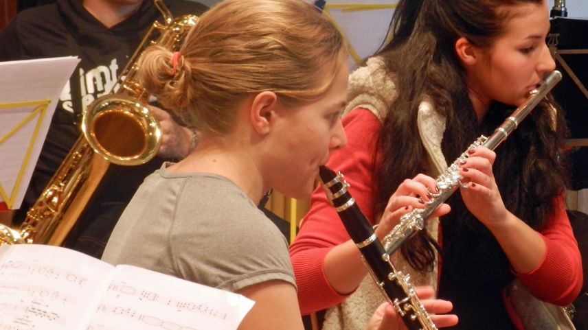 Il nouv reglamaint dal cumün da Scuol regla eir las contribuziuns da las societats da musica (fotografia: Annatina Filli).