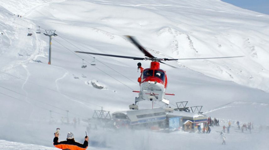 Da Nadal fin vers la fin da schner es svolada la Rega var 80 jadas davent da la basa a Samedan (fotografia: mad).