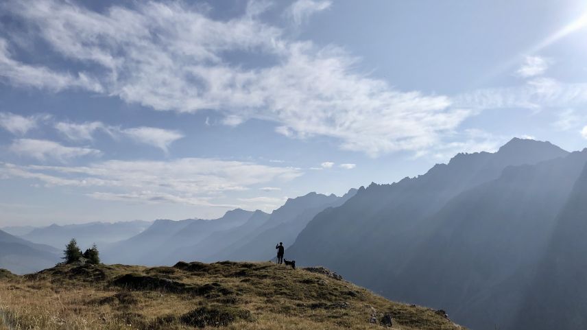 Gemäss der Studie "Wie geht's, Schweiz?" sind die Befragten glücklich in ihrer Freizeit, vor allem auch in der Natur. Foto: Fadrina Hofmann
