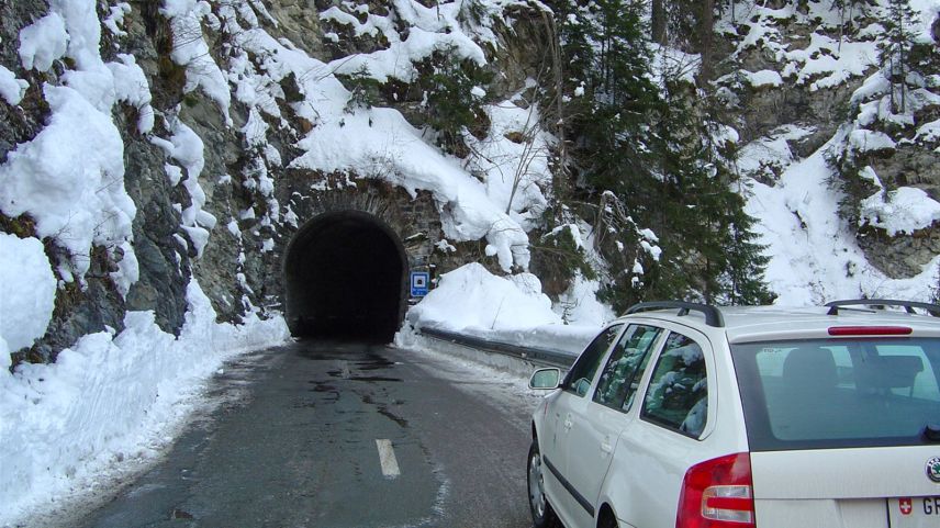 Die Samnaunerstrasse ist vor allem im Winter herausfordernd. Foto:Standeskanzlie Graubünden