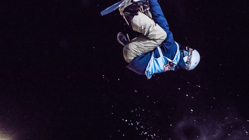 Luca Koppenberg hat den Spezialpreis am Night Jam Contest in Tarasp für den besten Trick gewonnen (Foto: Mayk Wendt).