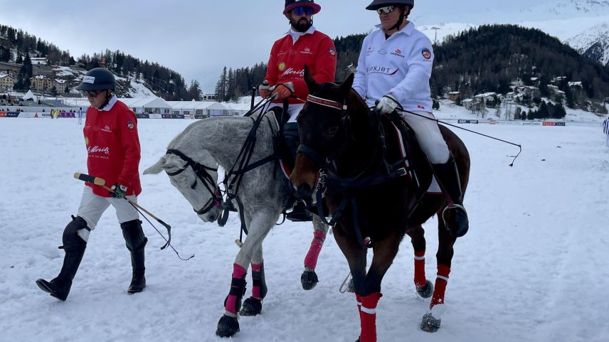 Team St. Moritz gewinnt das Penaltyschiessen. Foto: Fadrina Hofmann