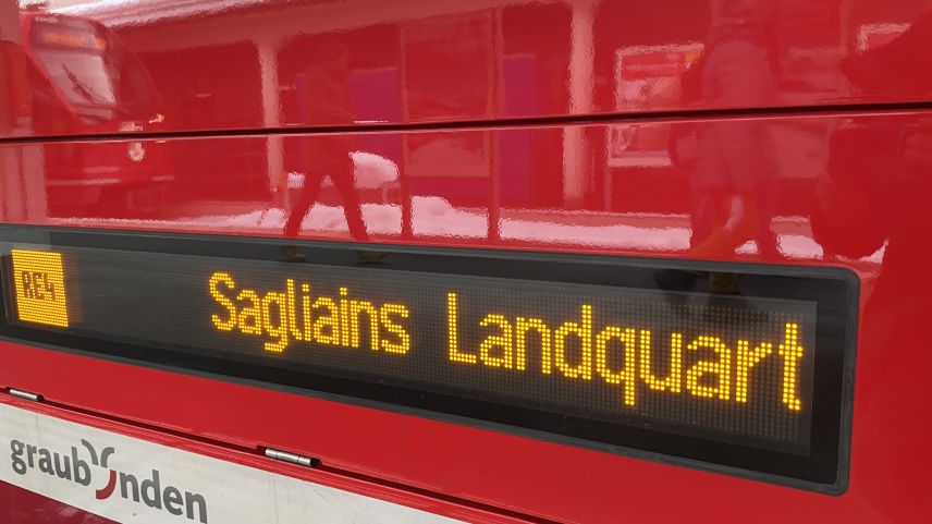 Ab dem 11. März fährt keine Direktverbindung Landquart-Scuol mehr, Reisende müssen in Sagliains umsteigen. Foto: Fadrina Hofmann