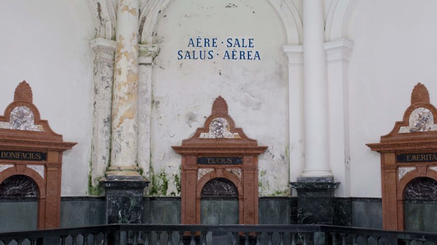 Illa Büvetta a Nairs pudaivan ils giasts da l’Engiadina Bassa far curas da baiver cun l’aua da las funtanas Bonifacius, Lucius ed Emerita (fotografia: Dominik Täuber).