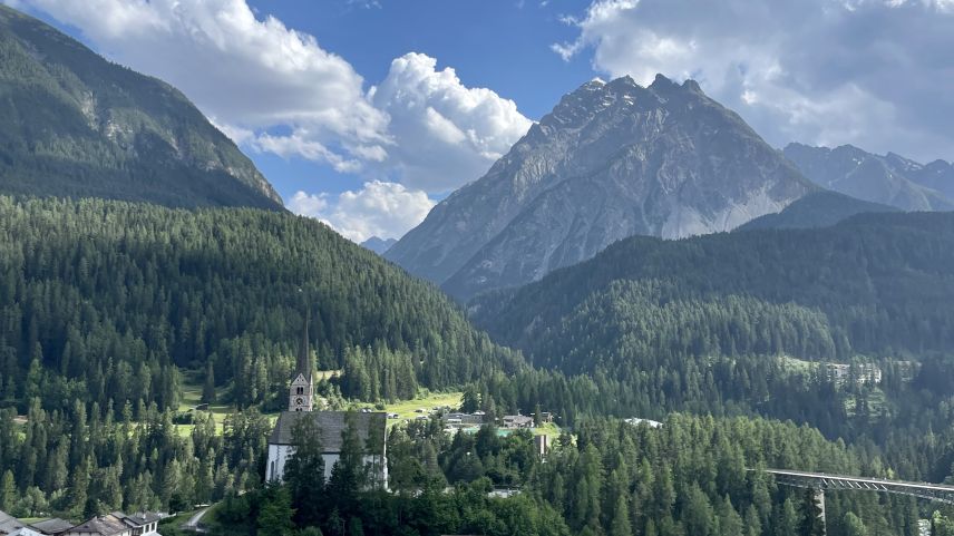 Il cumün da Scuol nun ha amo mai surgni daplü fits d’aua co l’on scuors. Adonta da quai sto la suprastanza  cumünala priorisar las investiziuns (fotografia: Fadrina Hofmann).