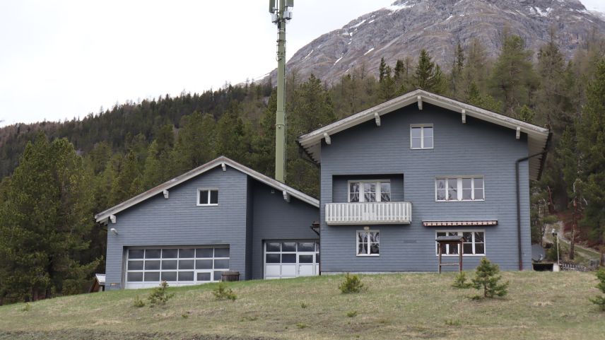 Fin la fin d’ingon dess gnir chattada üna soluziun per l’adöver futur da la chasa da stradins ad Ova Spin (fotografia: Martin Camichel).