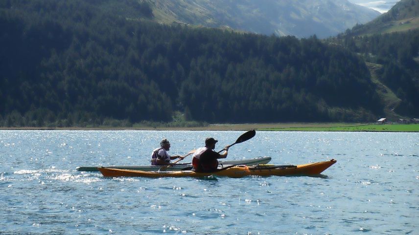 Am Wochenende paddelten die Teilnehmenden entweder über sieben oder zwölf Kilometer bei der höchstgelegenen Rundfahrt Europas. Foto: z. Vfg