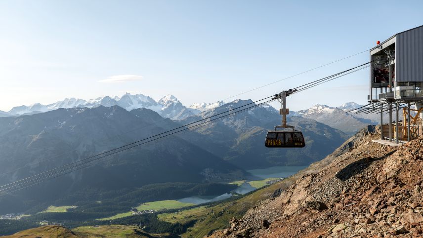 Bündner Bergbahnen mit Sommerminus. Engadin St. Moritz Mountains AG/F. Gattlen