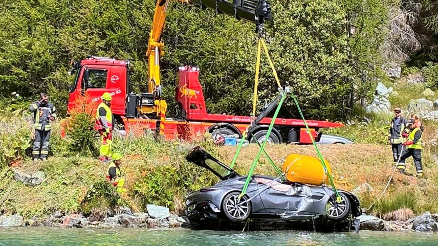 «In der Ruhe liegt die Kraft», wusste schon Konfuzius. Diese Redewendung gilt ganz besonders bei der Bergung eines Autos aus einem Gewässer. Foto: z.Vfg