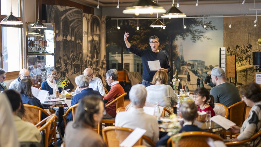 Singen mit Curdin Lansel.  Foto: Mayk Wendt